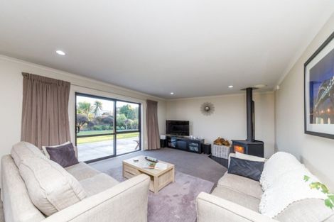 Photo of property in 17 Cemetery Road, Sanson, Palmerston North, 4479
