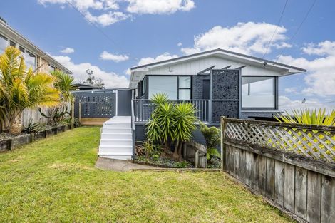 Photo of property in 2a Hoskins Avenue, Hillsborough, Auckland, 1042