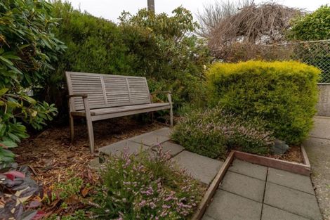 Photo of property in 16 Golfers Drive, Balclutha, 9230