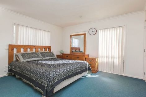 Photo of property in 52 Summerland Drive, Henderson, Auckland, 0612