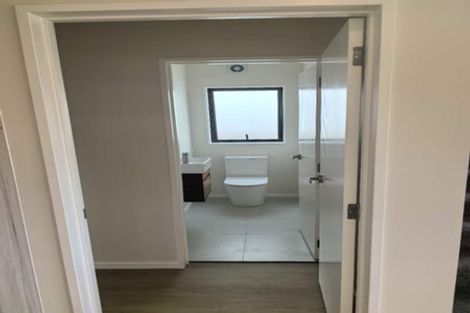 Photo of property in 29a West Harbour Drive, West Harbour, Auckland, 0618