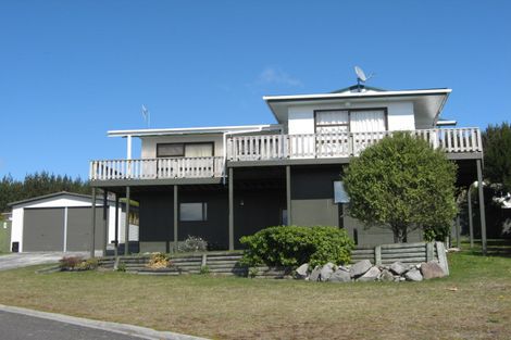 Photo of property in 4 Asher Avenue, Motuoapa, 3382