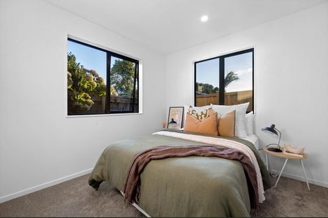 Photo of property in 3b Dawnhaven Drive, Te Atatu Peninsula, Auckland, 0610