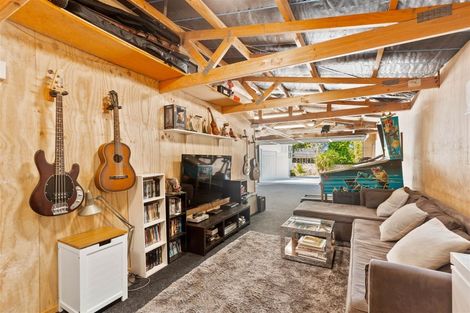 Photo of property in 9 Paewai Road, Glen Eden, Auckland, 0602