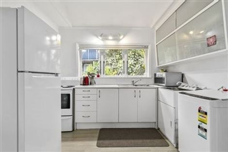 Photo of property in 32 Shetland Street, Glen Eden, Auckland, 0602