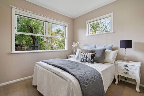 Photo of property in 1/71 Sunnynook Road, Forrest Hill, Auckland, 0620