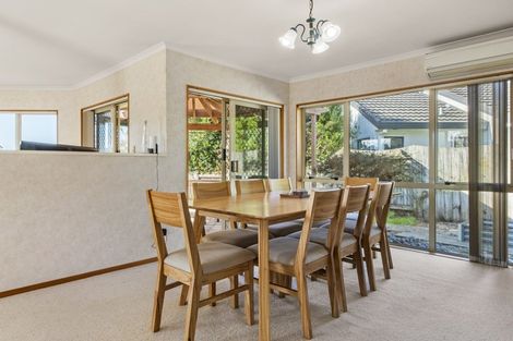 Photo of property in 17 Pampas Grove, Welcome Bay, Tauranga, 3112