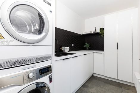 Photo of property in 25 Kotare Drive, Waiwhakaiho, New Plymouth, 4312