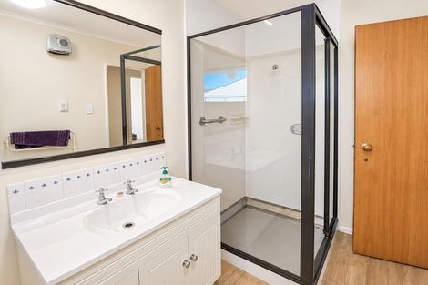 Photo of property in 1/58a Daniels Road, Redwood, Christchurch, 8051