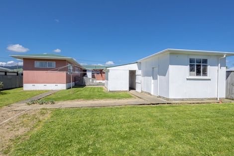Photo of property in 29 Freyberg Street, Levin, 5510