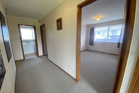 Photo of property in 60 Casuarina Road, Half Moon Bay, Auckland, 2012