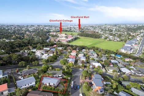 Photo of property in 2/1 Heathglen Place, Bayview, Auckland, 0629