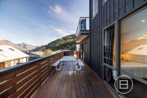 Photo of property in 19 Stone Ridge Place, Queenstown, 9300