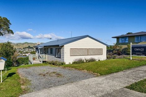 Photo of property in 77 Conclusion Street, Ascot Park, Porirua, 5024