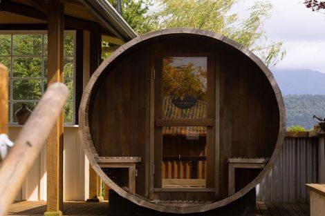 Photo of property in 327 Wanganui Flat Road, Harihari, 7884