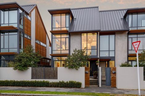 Photo of property in 2/2a Dorset Street, Christchurch Central, Christchurch, 8013