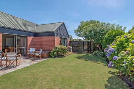 Photo of property in 4 Glenburn Place, Avonhead, Christchurch, 8042