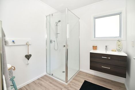 Photo of property in 1/70 Florence Avenue, Orewa, 0931