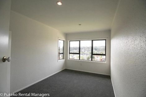 Photo of property in 19 Lynmore Drive, Hillpark, Auckland, 2102