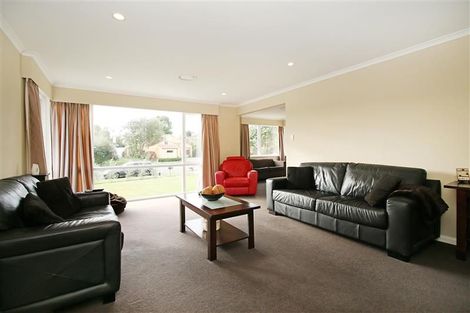 Photo of property in 15 Centennial Drive, Hokowhitu, Palmerston North, 4410