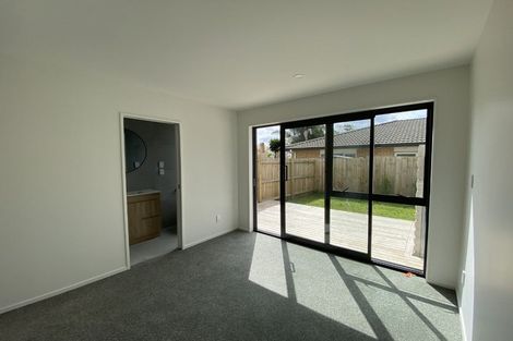 Photo of property in 7/113 Te Atatu Road, Te Atatu South, Auckland, 0610