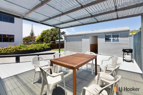 Photo of property in 17 Brighton Road, Waihi Beach, 3611