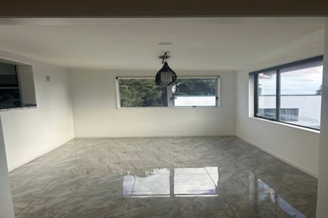 Photo of property in 29 Goodwood Drive, Goodwood Heights, Auckland, 2105