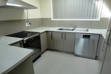 Photo of property in 11 Gibbons Road, Weymouth, Auckland, 2103