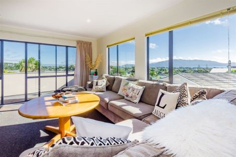 Photo of property in 13 Trig Hill Terrace, Waikanae Beach, Waikanae, 5036