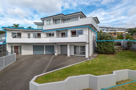 Photo of property in 1/3 Garadice Road, Rothesay Bay, Auckland, 0630