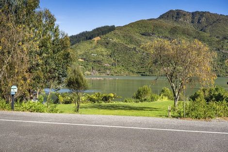 Photo of property in 1735 Queen Charlotte Drive, Linkwater, Picton, 7281