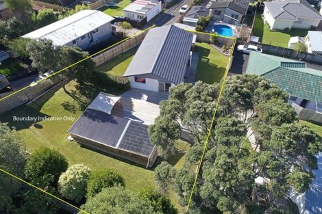 Photo of property in 10 Longreach Drive, Sunnyvale, Auckland, 0612