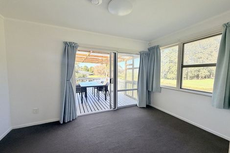 Photo of property in 14 Heather Place, Sunnynook, Auckland, 0620