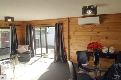 Photo of property in 1/202 Te Atatu Road, Te Atatu South, Auckland, 0610