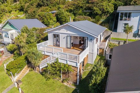 Photo of property in 94 Eden Street, Island Bay, Wellington, 6023