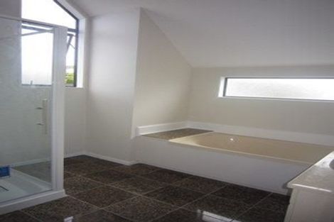 Photo of property in 24 Ashton Fitchett Drive, Brooklyn, Wellington, 6021