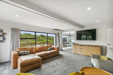 Photo of property in 35 Raumati Terrace, Khandallah, Wellington, 6035