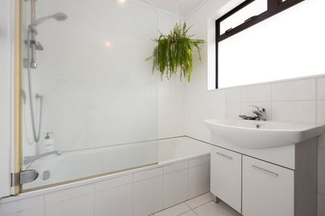 Photo of property in 27 Churchill Avenue, Maeroa, Hamilton, 3200