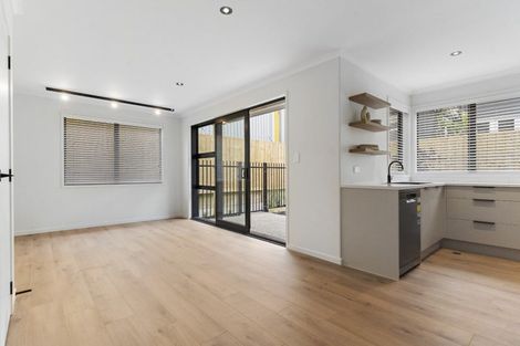 Photo of property in 1092a Great North Road, Point Chevalier, Auckland, 1022