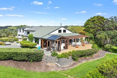 Photo of property in 70 Ngarewa Drive, Mahurangi West, Warkworth, 0983