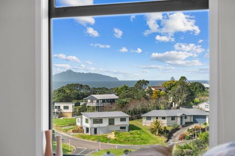 Photo of property in 13 Starlight Place, Langs Beach, 0582