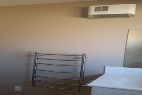 Photo of property in 1/49 Dunedin Street, Redwood, Christchurch, 8051