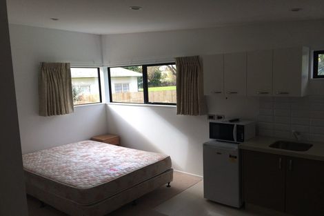 Photo of property in 34 House Avenue, Mangere Bridge, Auckland, 2022