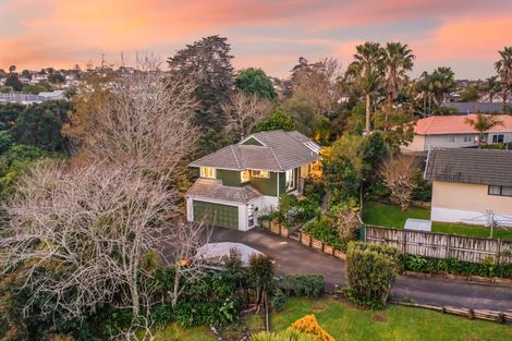 Photo of property in 23 Pinewood Grove, Botany Downs, Auckland, 2010