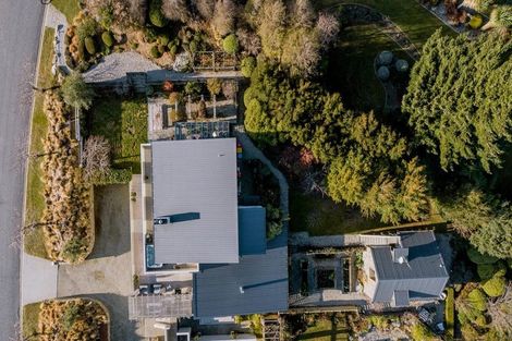 Photo of property in 8b Minaret Ridge, Wanaka, 9305