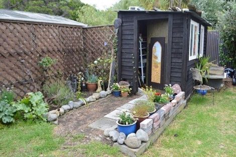 Photo of property in 27 Toi Street, Otaki Beach, Otaki, 5512