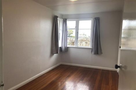 Photo of property in 9 Karaka Street, Merrilands, New Plymouth, 4312