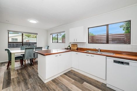 Photo of property in 43 Parakai Street, Paraparaumu, 5032
