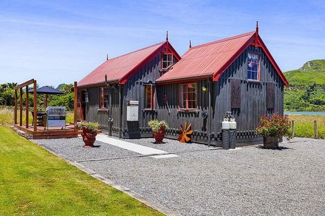 Photo of property in 145 Te Mahoe Road, Mokau, 4376