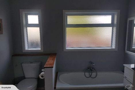 Photo of property in 54 Effingham Street, North New Brighton, Christchurch, 8083